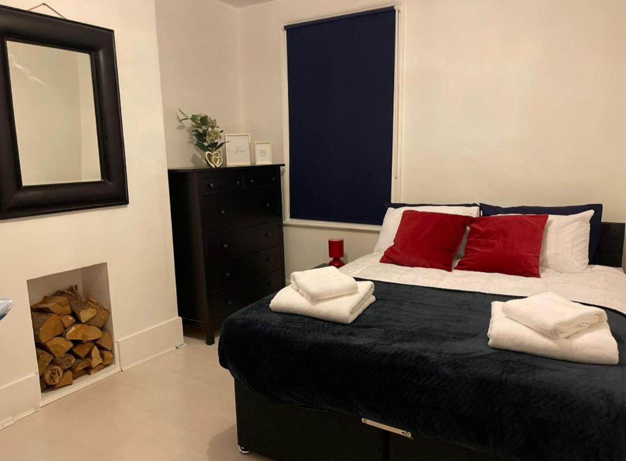 Lovely Large London Apartment Near Stratford Εξωτερικό φωτογραφία