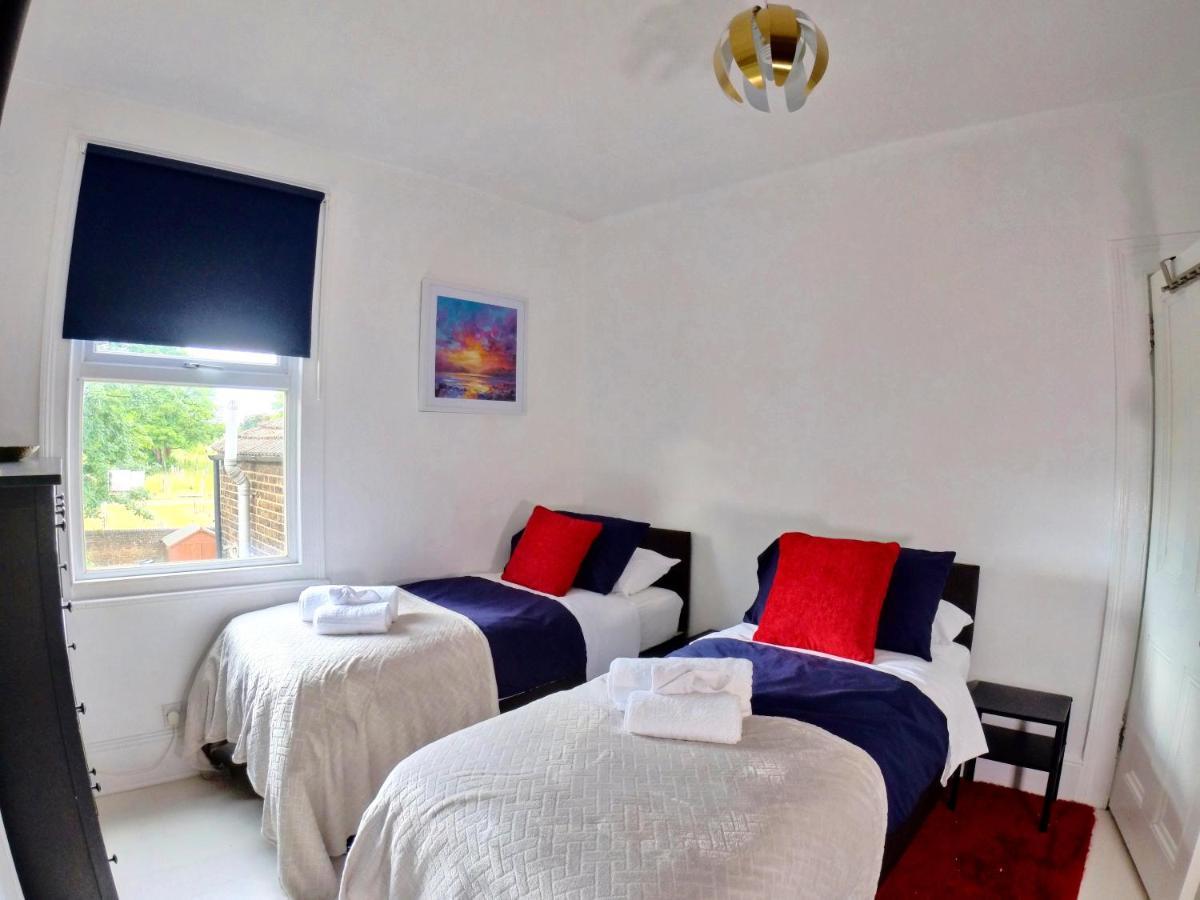 Lovely Large London Apartment Near Stratford Εξωτερικό φωτογραφία